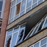 Чинить окно или привыкать к сквозняку