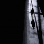 И свет во тьме светит