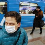 Коронавирус: чистые руки, целование святынь и вера в Бога